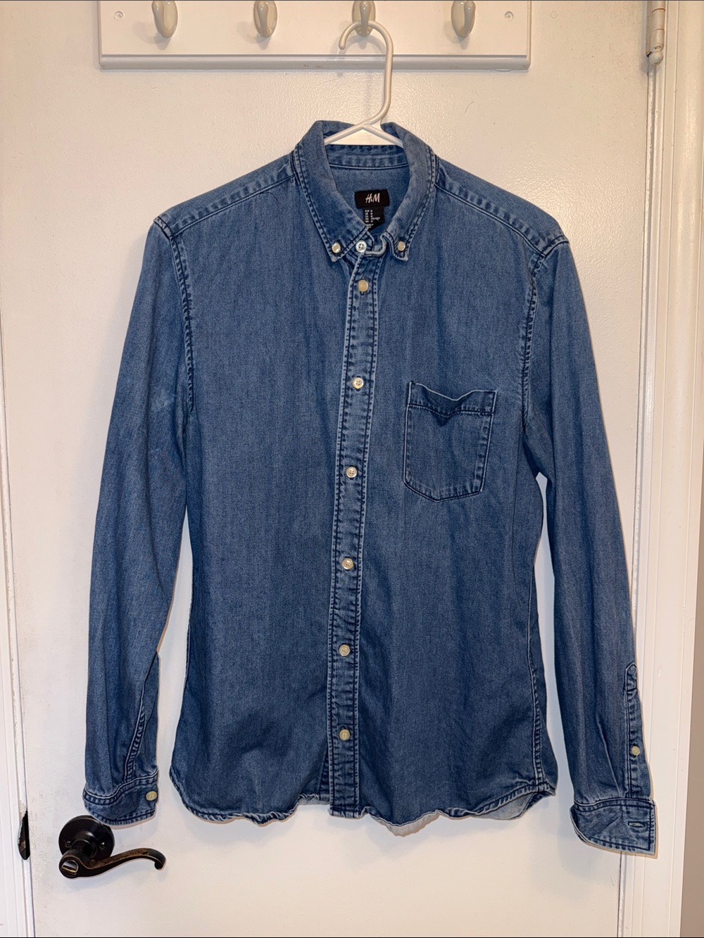 H&M Men's Medium Blue Denim Button-Down Shirt